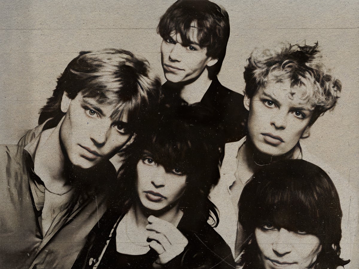 A promotional photo for the 1983 single "Leuchtturm" by the band Nena