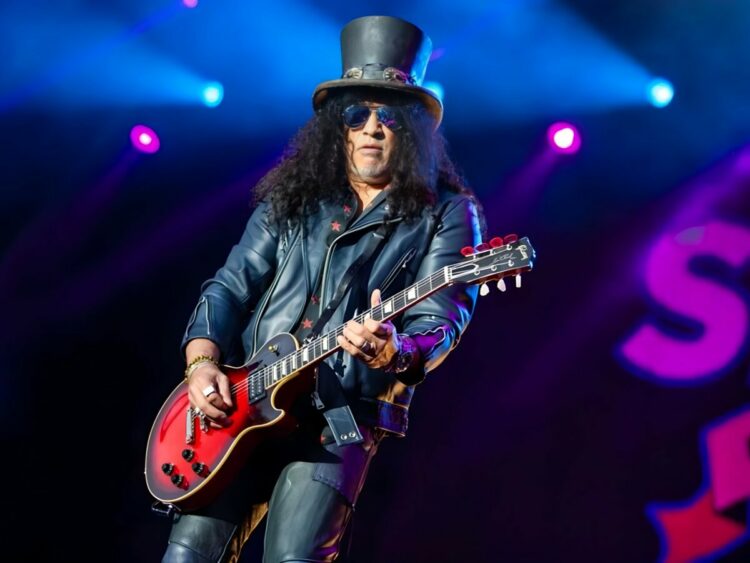 Slash on stage