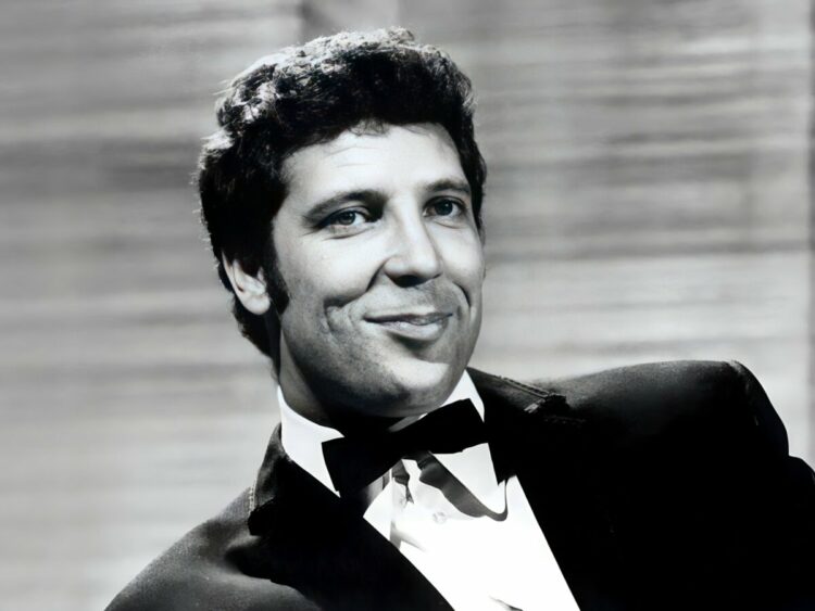 A young Tom Jones - Far Out Magazine