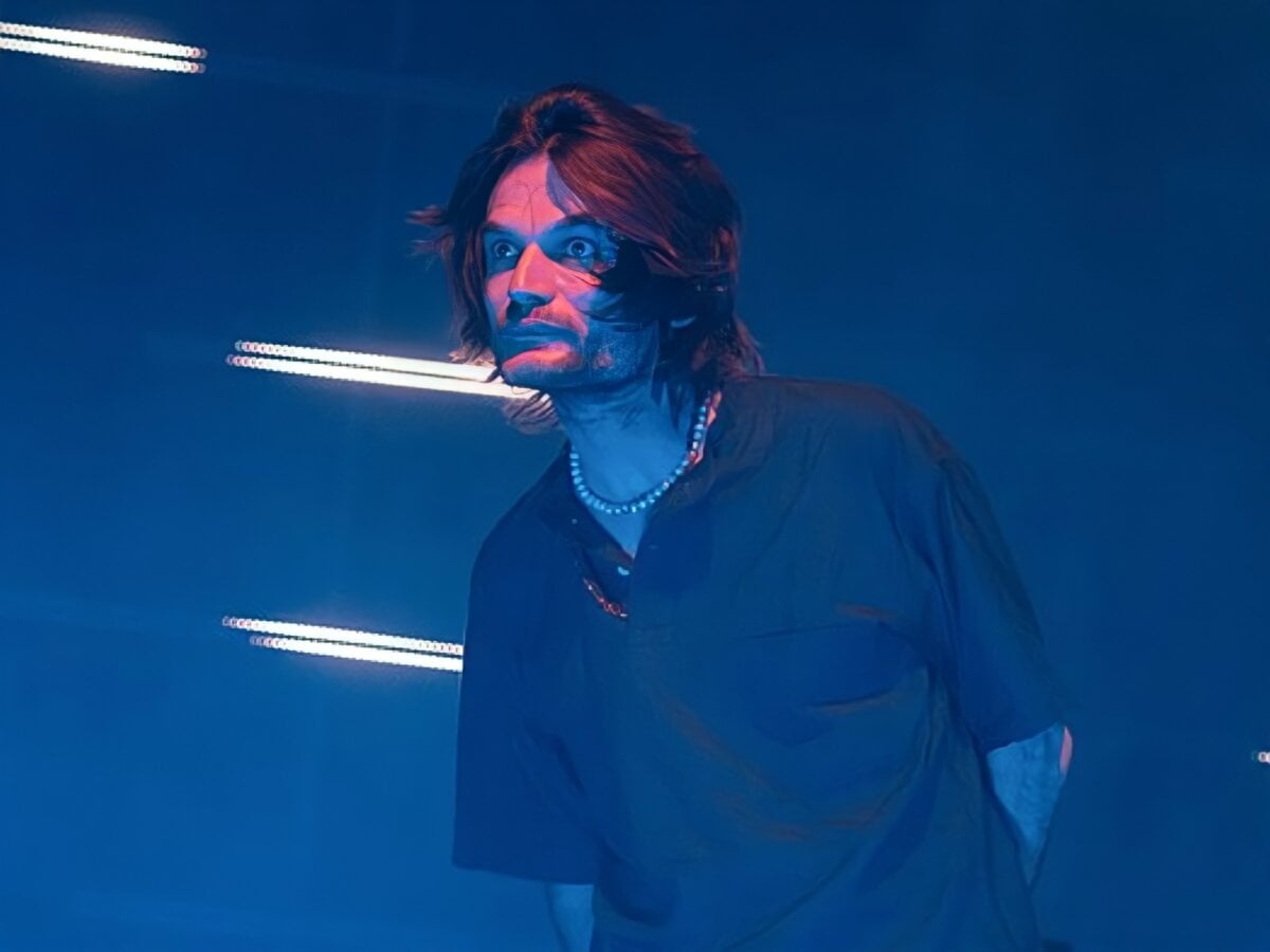Jonny Greenwood Rebate Cancelamentos de Turnê por Boicote: "É Como Tirar Livros das Prateleiras" - Posição Firme Contra Censura