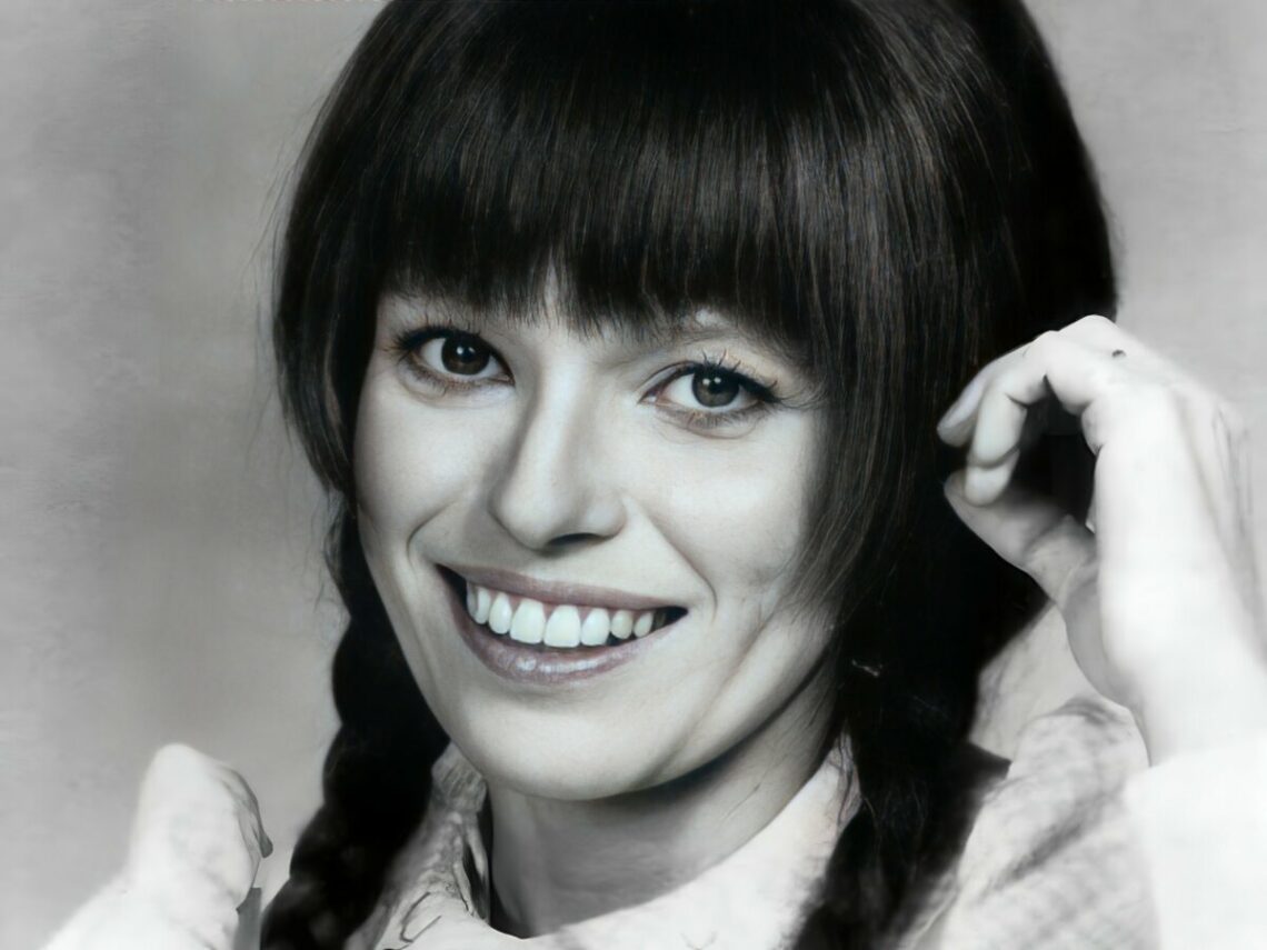 Photo of Louise Lasser from a guest appearance on Saturday Night Live. Lasser appeared as her popular television character, Mary Hartman.
