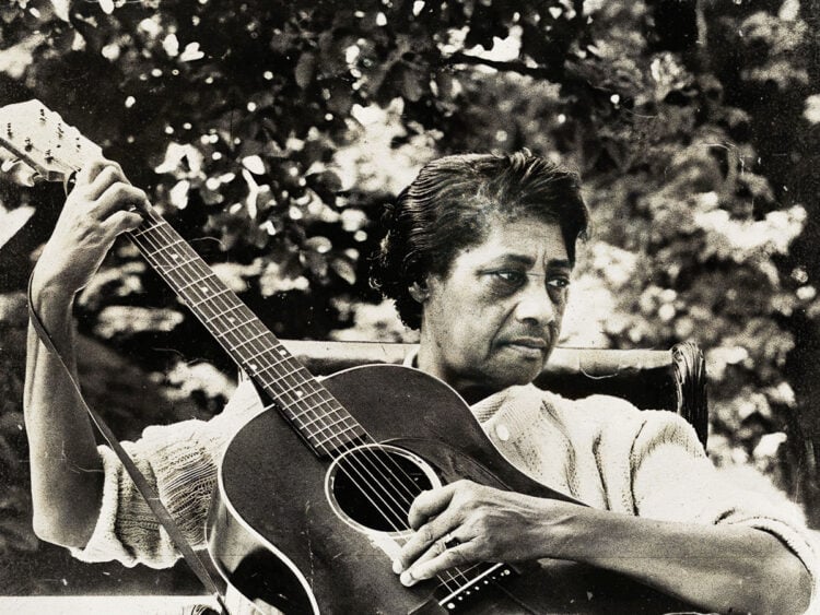 Elizabeth Cotten - American Folk - Blues - 1893 - 1987