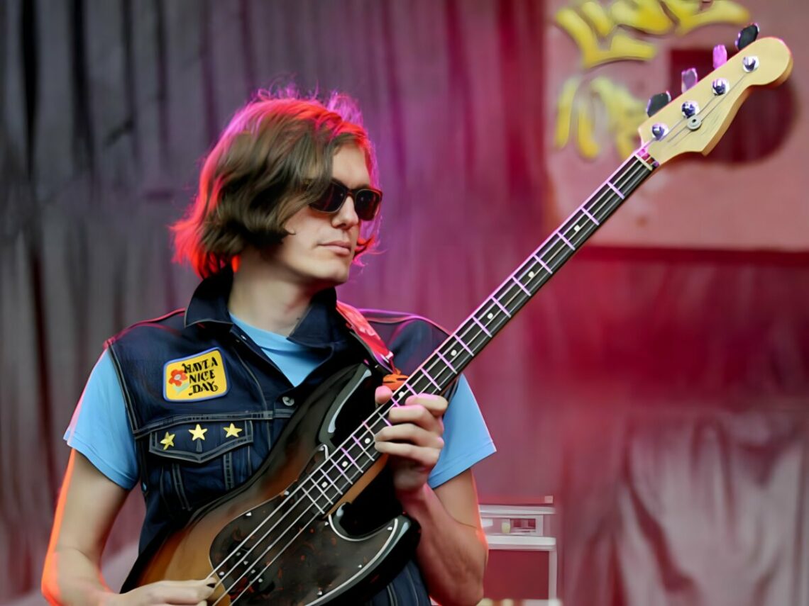 Nikolai Fraiture - The Strokes - Far Out Magazine