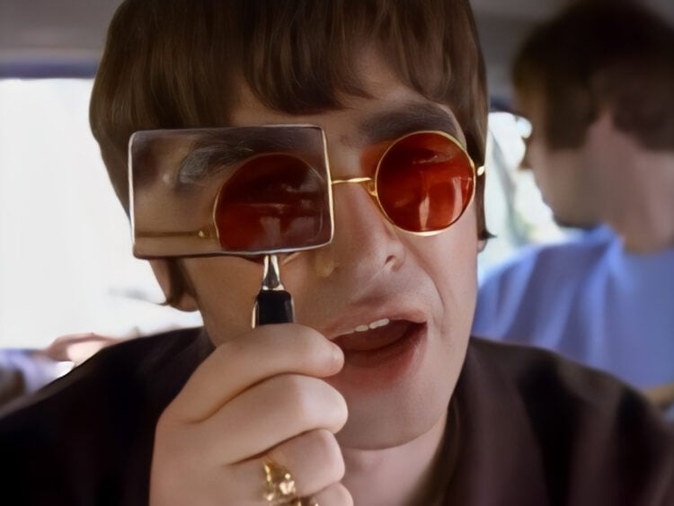 Noel Gallagher - Oasis - Don't Look Back In Anger Video - 1995