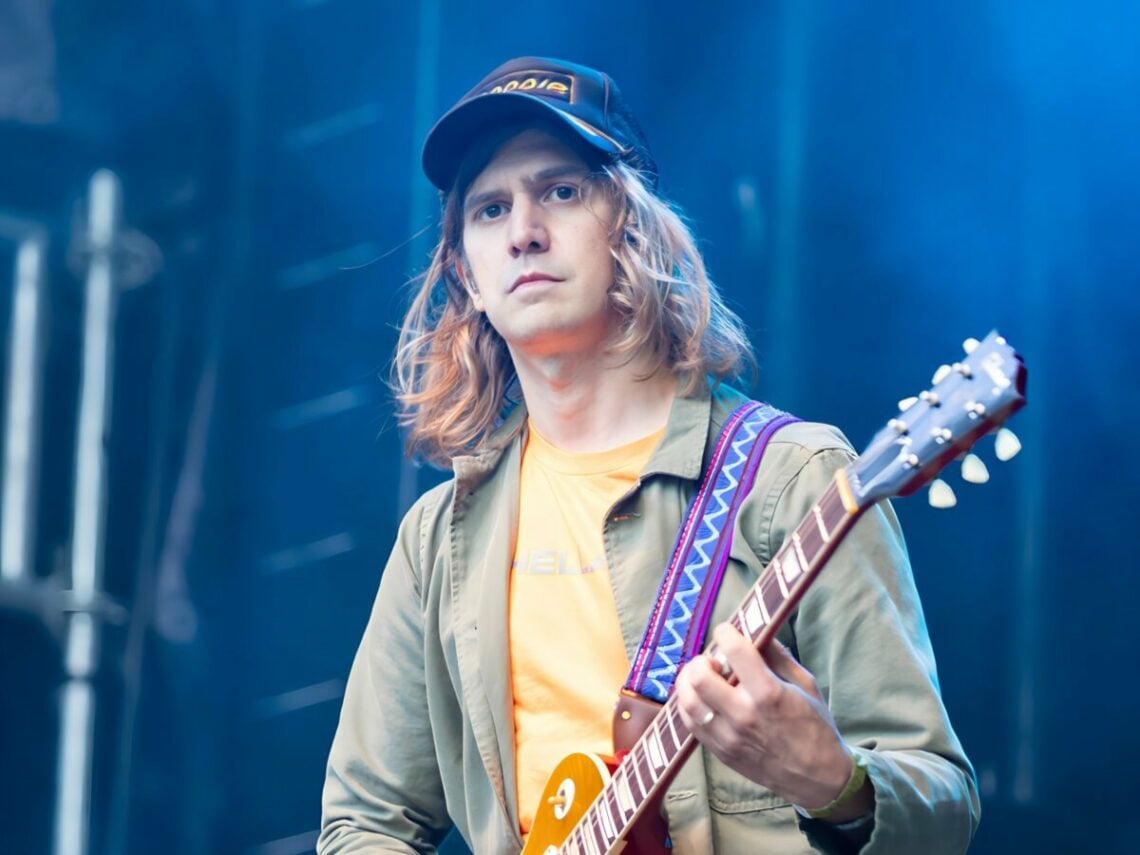 Rob Laasko on stage at Sodienbergparken- Far Out Magazine