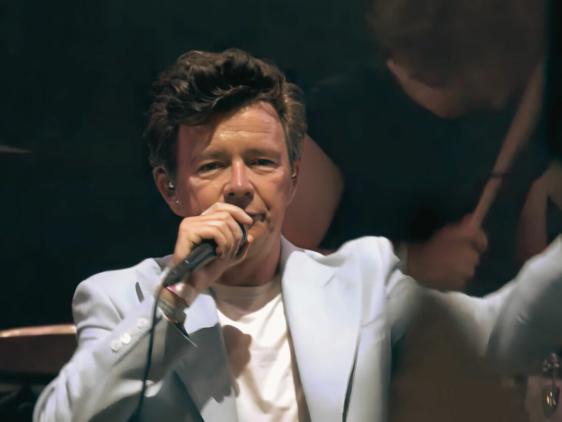 Rick Astley - Blossoms - Glastonbury 2023 - Far Out Magazine