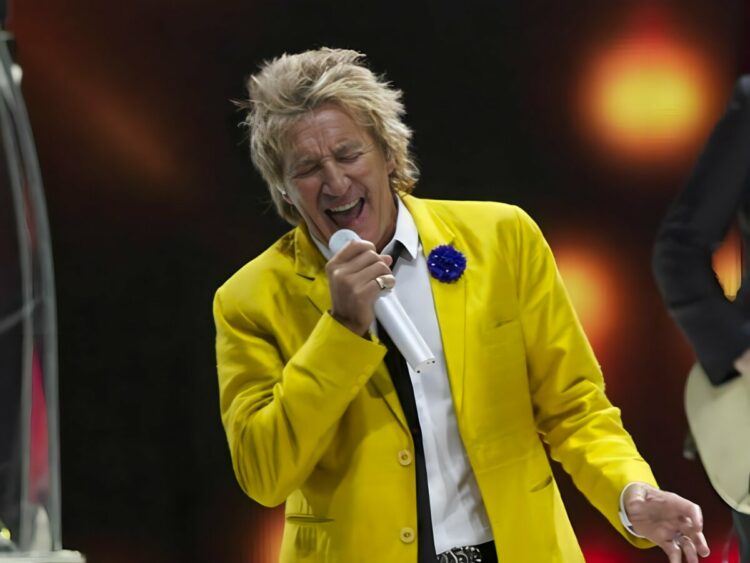 Rod Stewart - Far Out Magazine