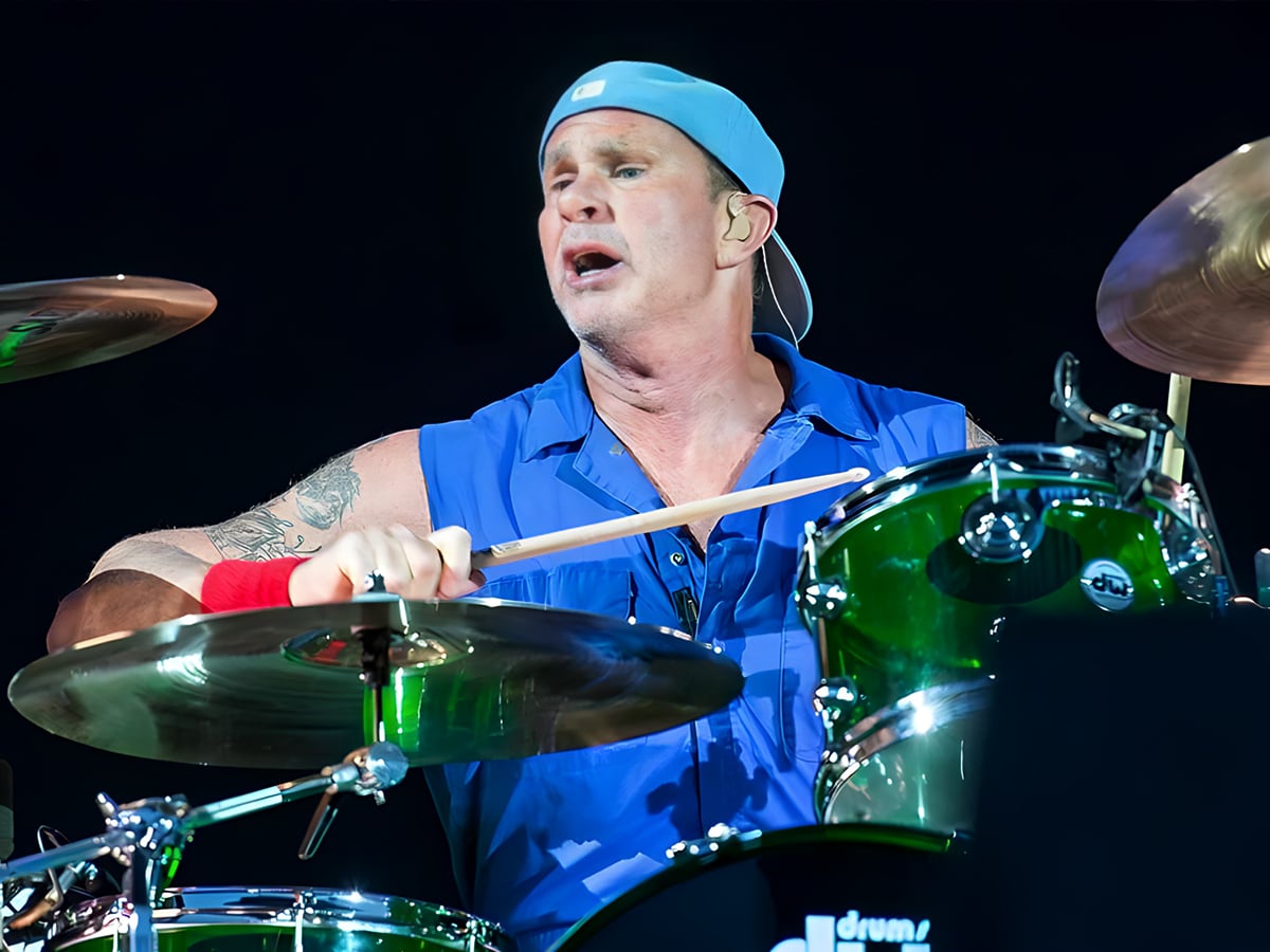 CHAD SMITH DIZ QUE "QUEEN II" É O ÁLBUM DE 1974 QUE A BANDA NUNCA CONSEGUIU SUPERAR