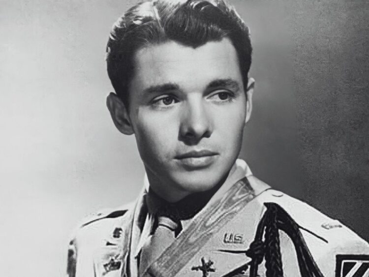 U.S. Army publicity photo taken after Murphy's 1948 trip to Paris to receive the Chevalier légion d'honneur and Croix de guerre with palm