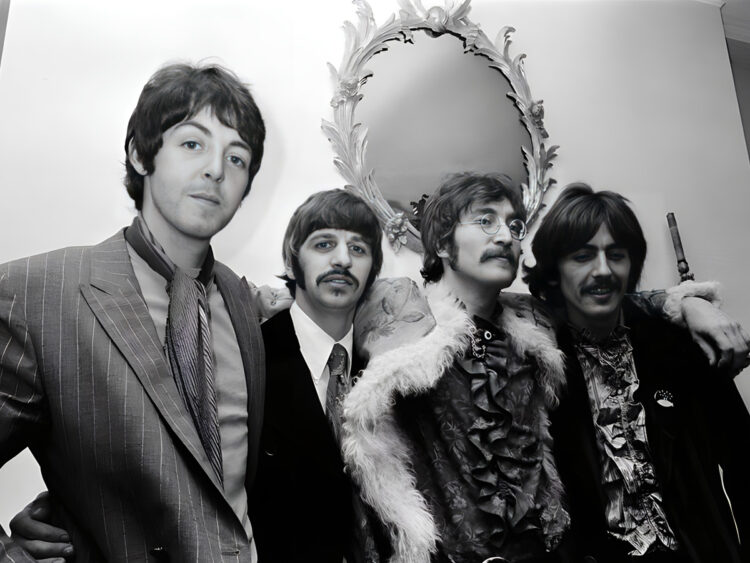 The Beatles - Paul McCartney - John Lennon - Ringo Starr - George Harrison