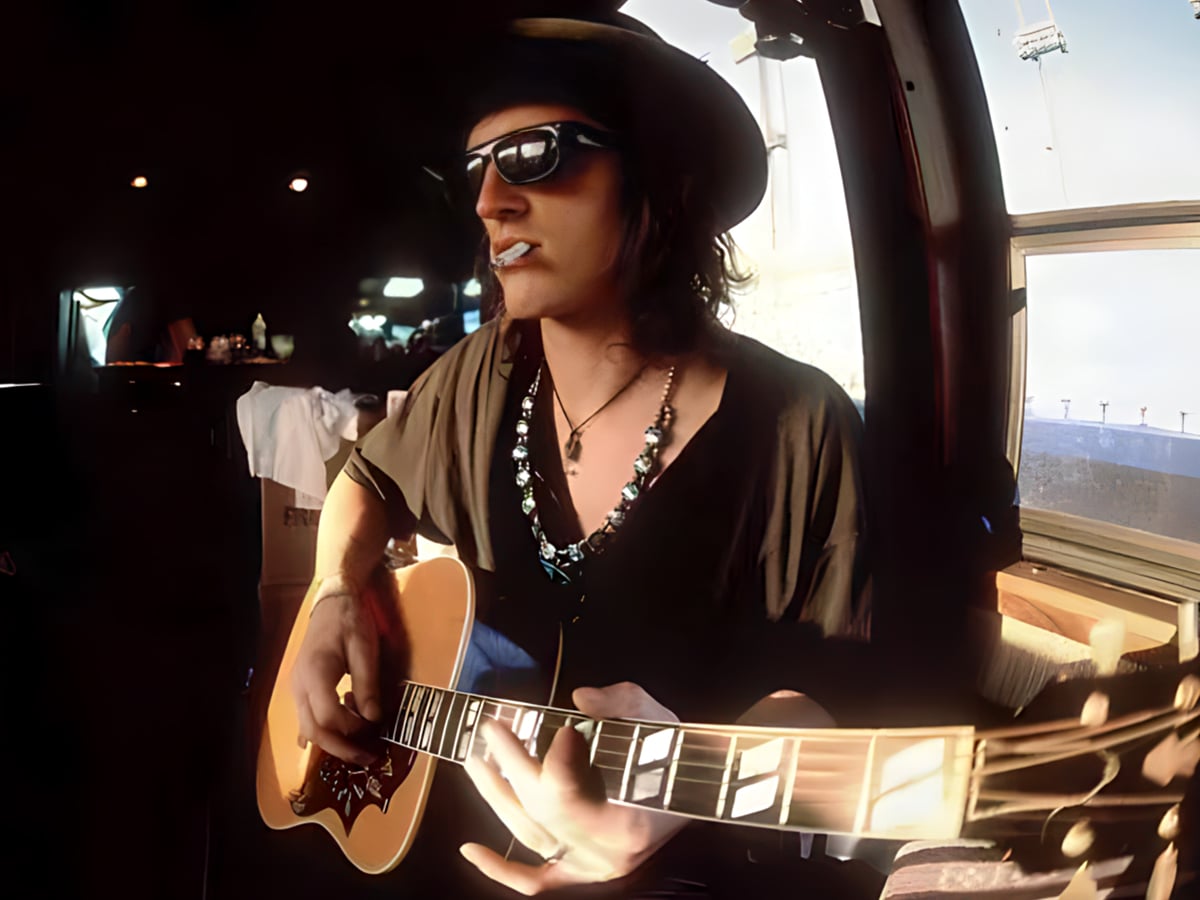Izzy Stradlin - Jeffrey Dean Isbell - Musician - Guns N' Roses