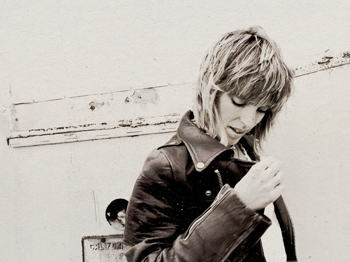 Lucinda Williams - Lucinda Gayl Williams - American singer-songwriter - Guitarist