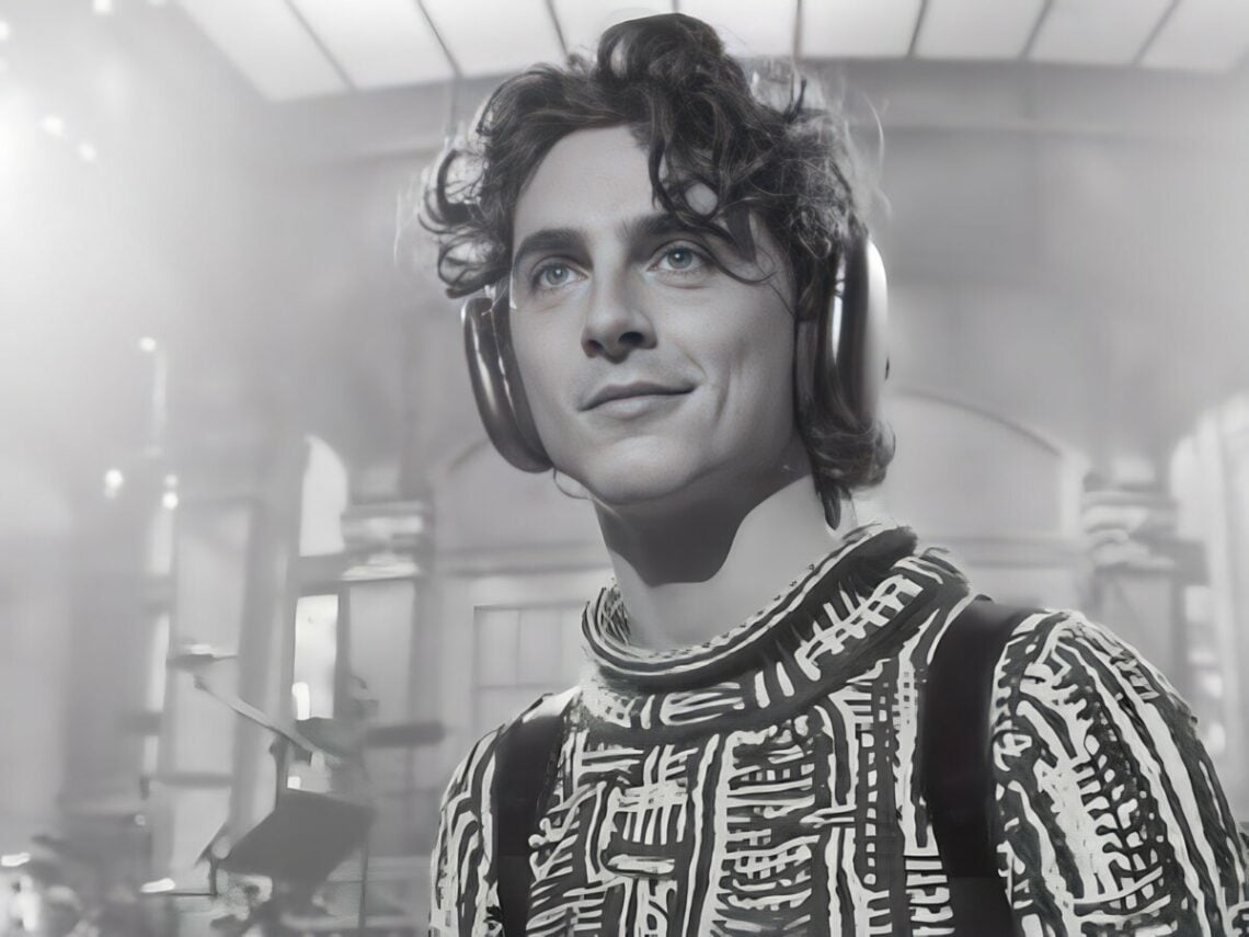 Timothee Chalamet - SNL - Far Out Magazine