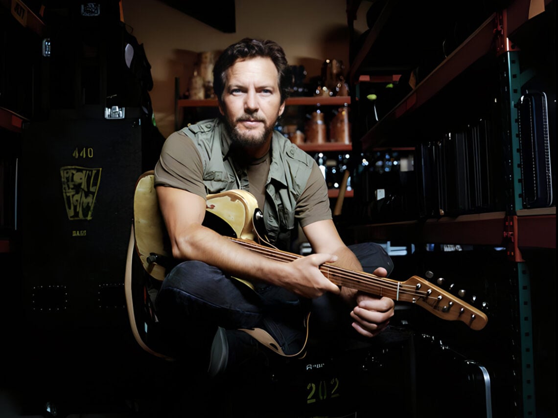 Eddie Vedder - Pearl Jam - Guitarist