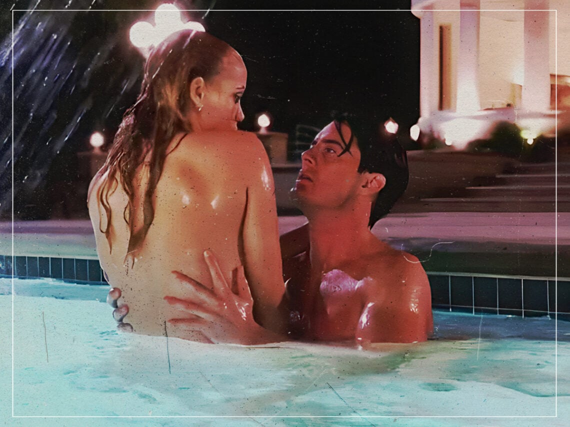 Elizabeth Berkley - Kyle MacLachlan - 1995 - Showgirls