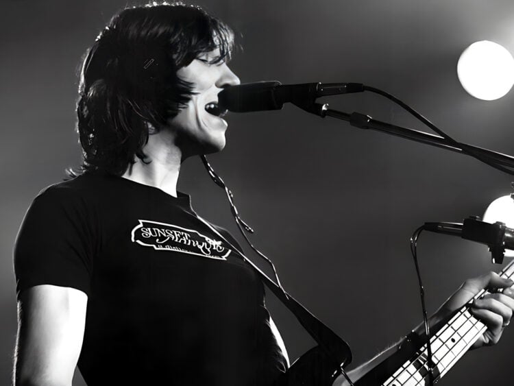 Roger Waters - 1977 - Pink Floyd - Bass