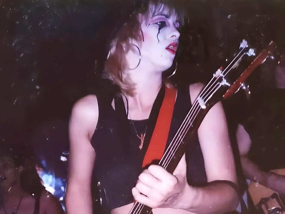 Lisa Roberts - HOLE - Founding Member