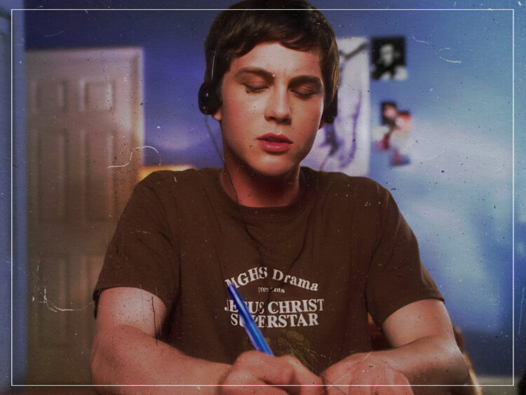 Charlie Kelmeckis -Logan Lerman - Playlist - The Perks of Being A Wall Flower - 2012 - Stephen Chbosky