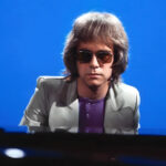 did elton john smoke cigarettes Exactly how high did Elton John get during the 1970s?