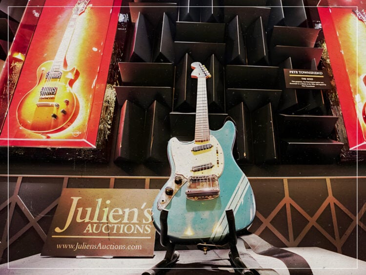 Fender Mustang - Kurt Cobain - Guitar