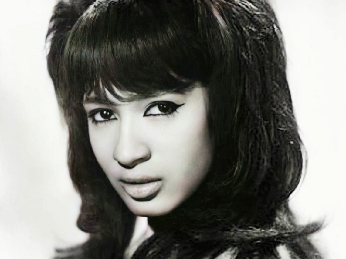 Ronnie Spector - Far Out Magazine.