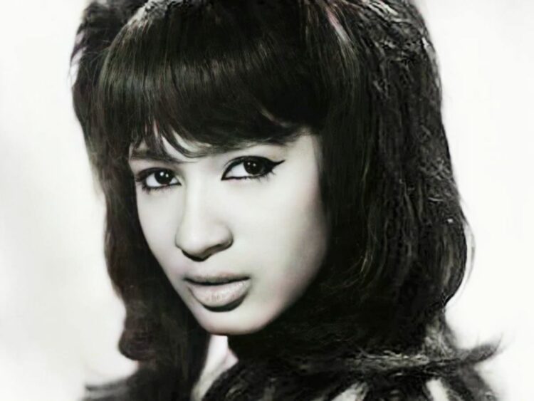 Ronnie Spector - Far Out Magazine.