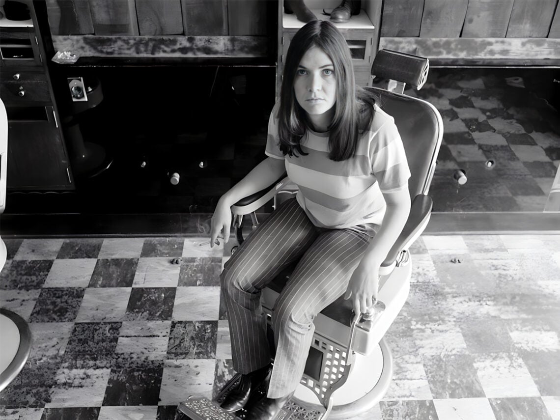 Peggy Caserta in her store - Mnasidika