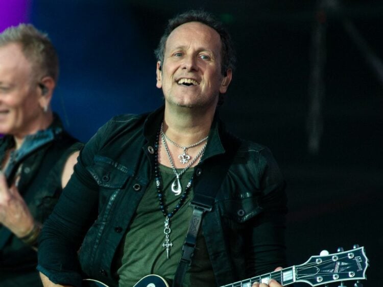 Vivian Campbell - Far Out Magazine