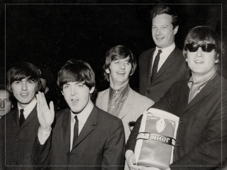 George Harrison - Paul McCartney - Ringo Starr - John Lennon - Brian Epstein - 1964 - The Beatles