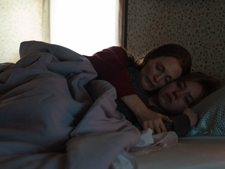 Julianne Moore - Sydney Sweeney - Echo Valley - 2025 - Apple TV+