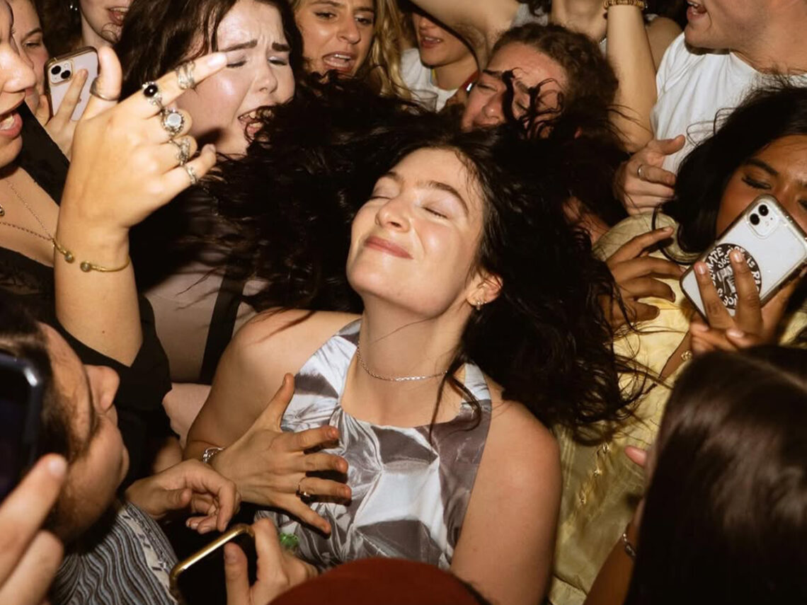 Lorde gatecrashes Lorde-themed club night in Sydney - 2025