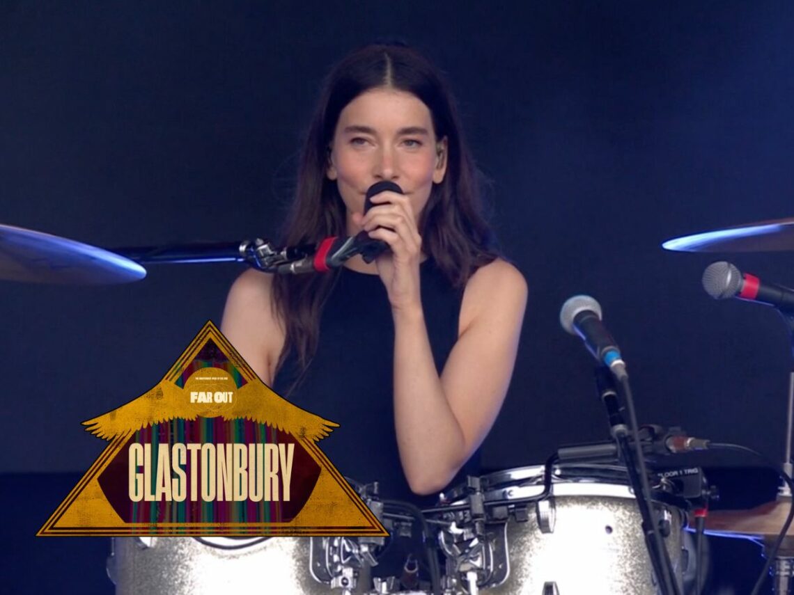 Haim - Glastonbury - Far Out Magazine (3)