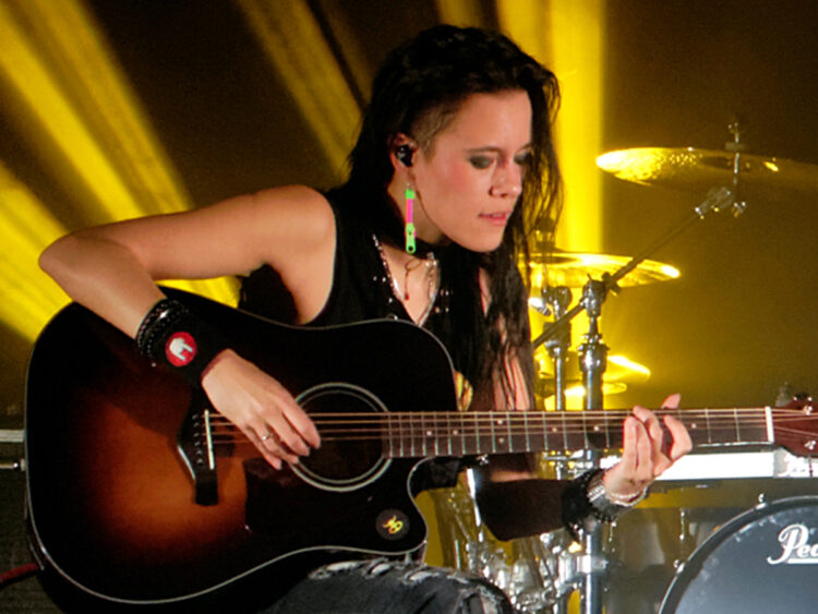 Jen Majura - Guitarist - Evanescence - 2015