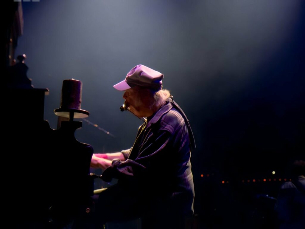 Neil Young - Glastonbury - Far Out Magazine