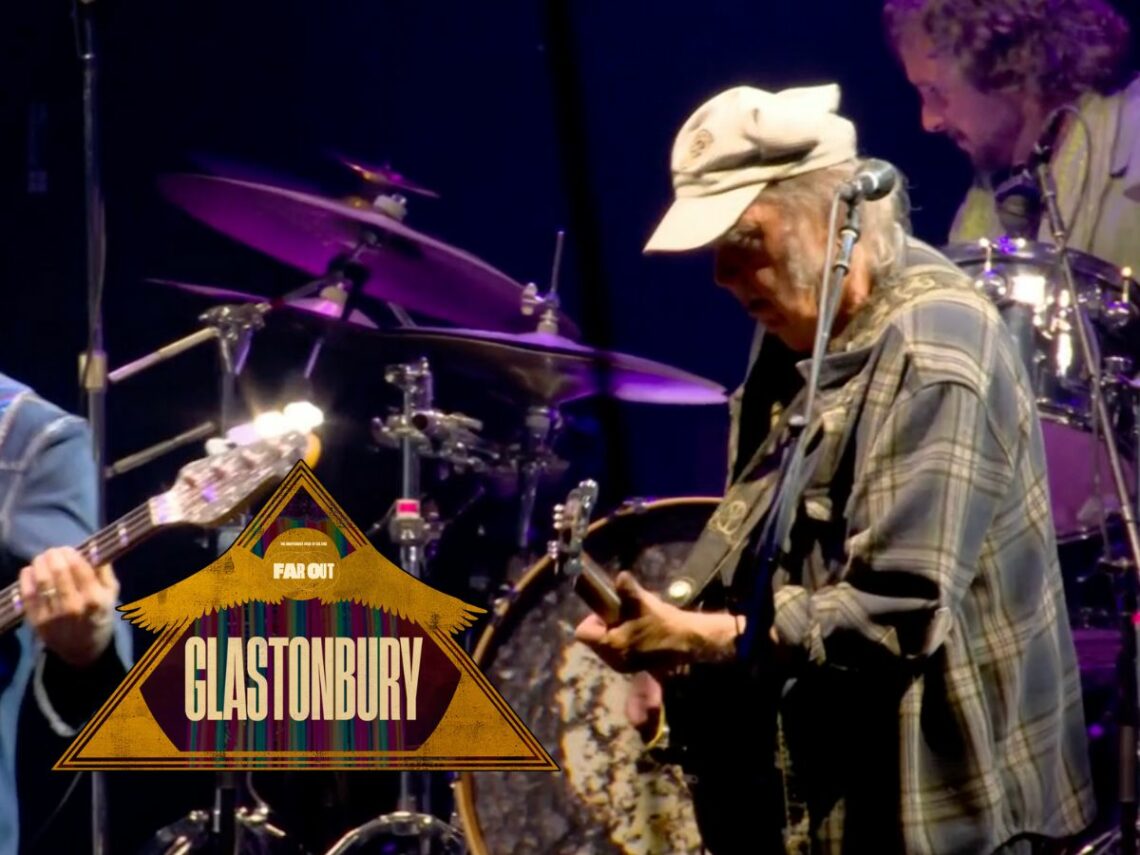 Neil Young - Glastonbury - Far Out Magazine (6)