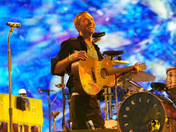 Chris Martin - Coldplay - Glastonbury 2024 - Raph PH