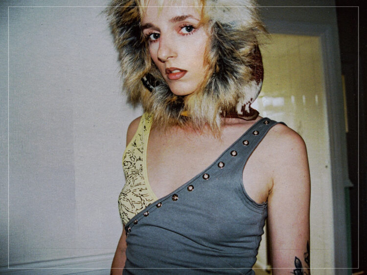 Greta Isaac - Way Too Much - 2025