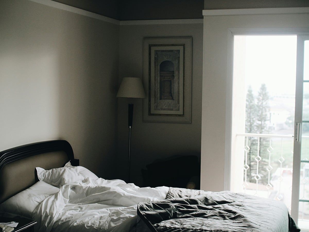 A new environment - Why your dreams are weirder on holiday, according to science - Far Out Magazine