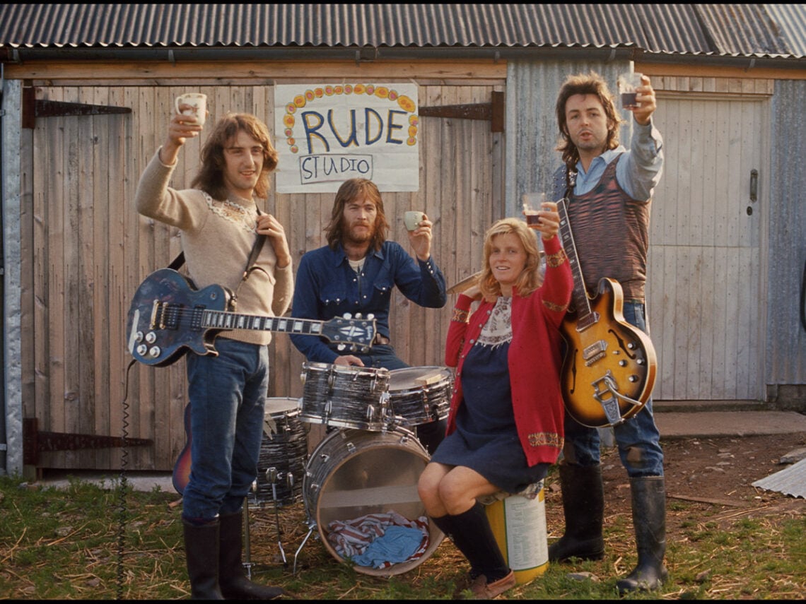 Wings - 1971 - Linda McCartney