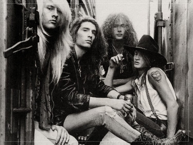 Alice in Chains - Jerry Cantrell - Sean Kinney - Mike Starr - Layne Staley - 1988