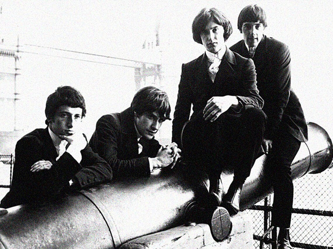 The Kinks - 1964 - London's Tower Bridge