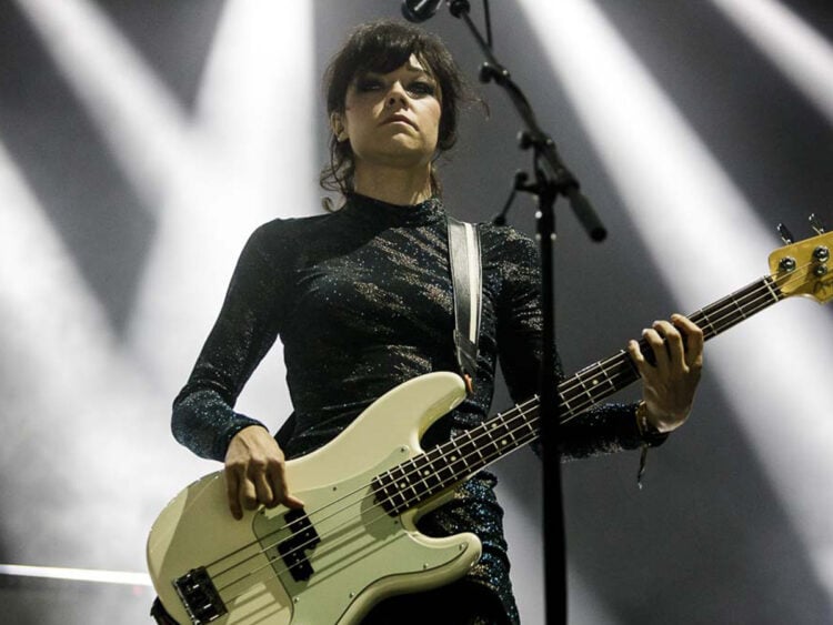 Simone Marie - Simone Butler - Bass - Musician - 2017 - Primal Scream