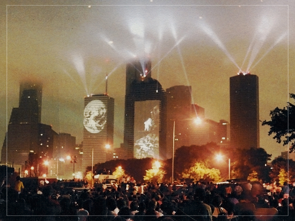 Jean Michel Jarre – Downtown Houston (1.3million)