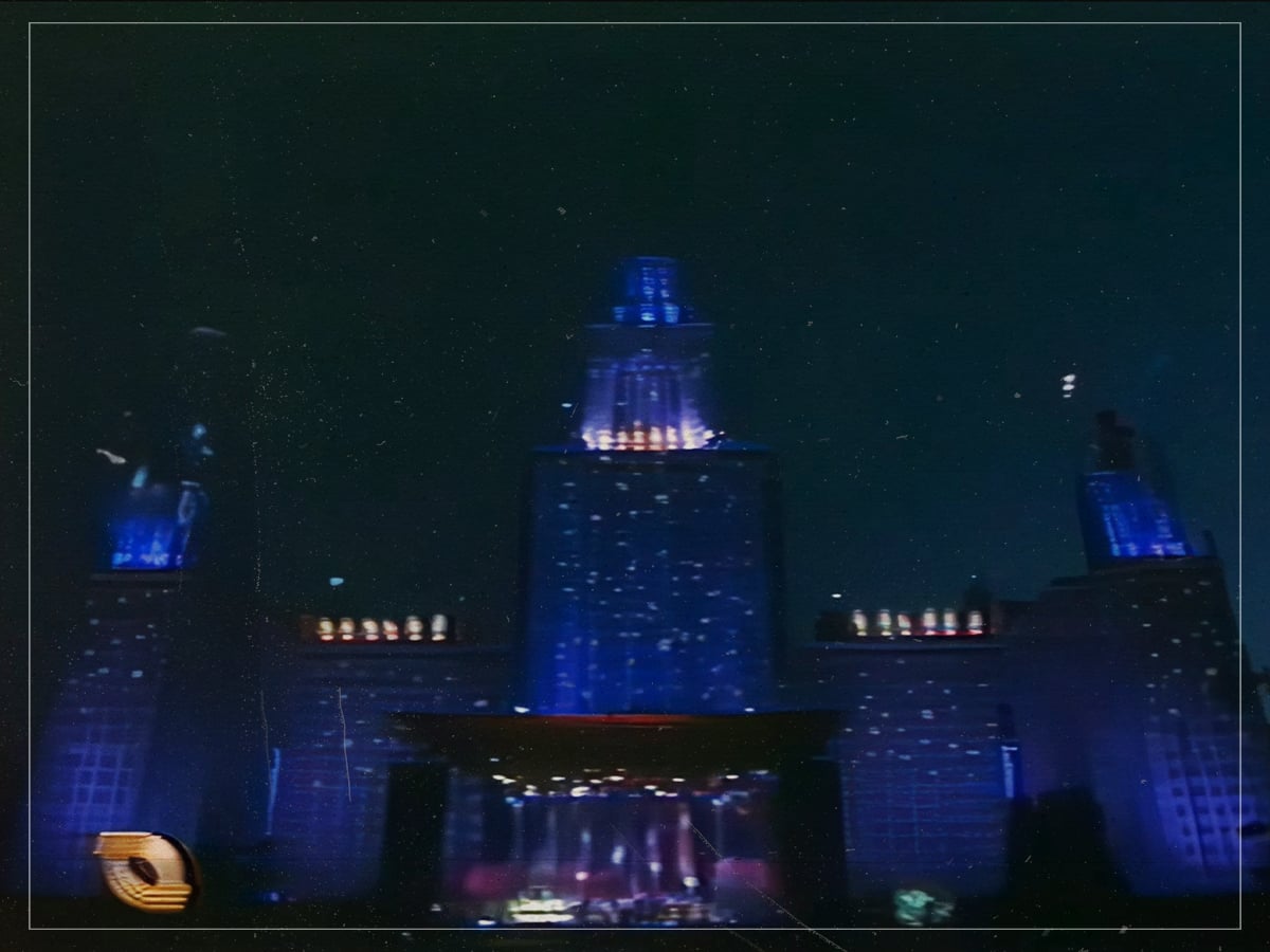 Jean-Michel Jarre – Moscow State University (3million)