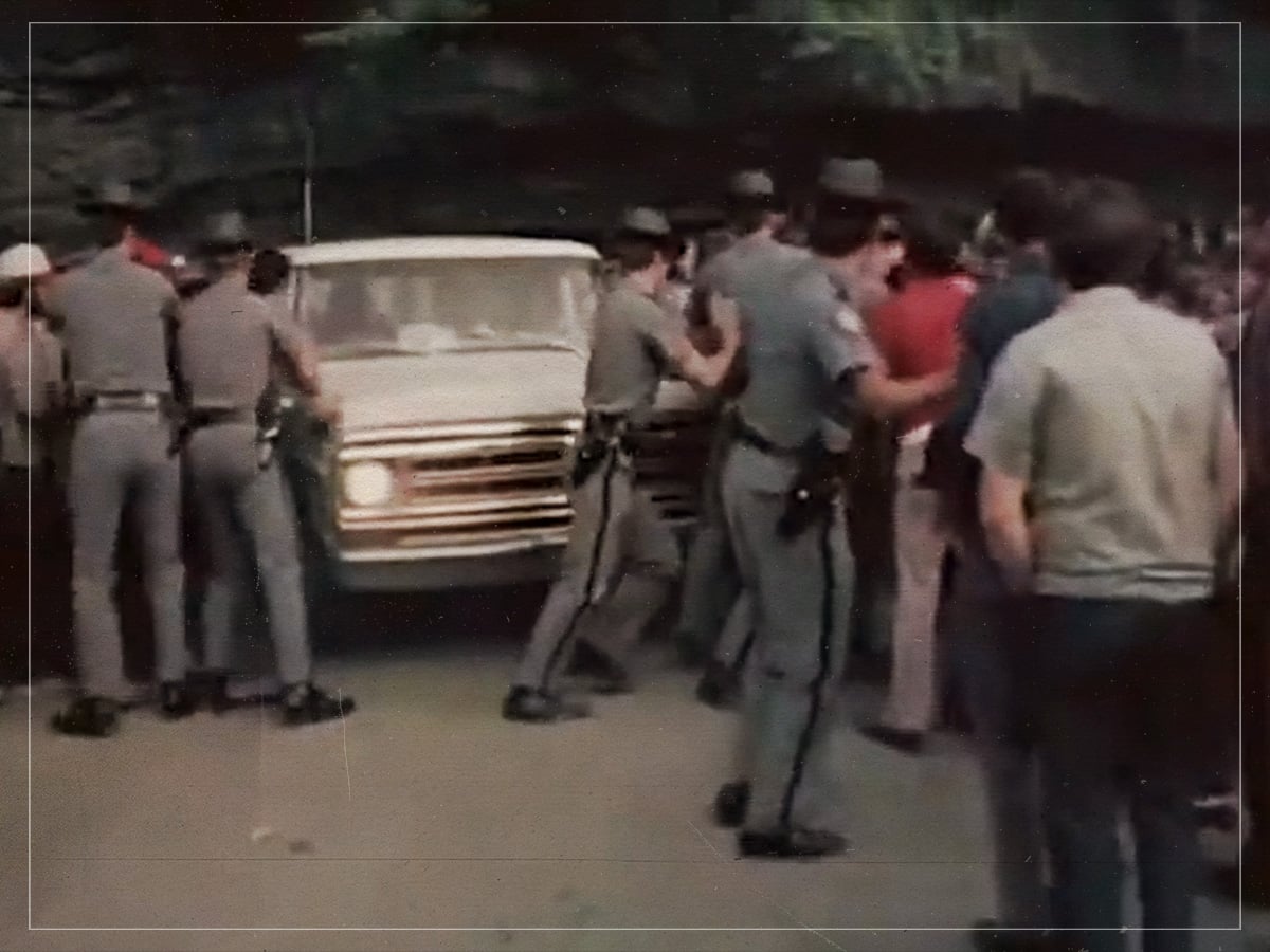 Shots fired during the strike – Harlan County, USA (Barbara Kopple, 1976)