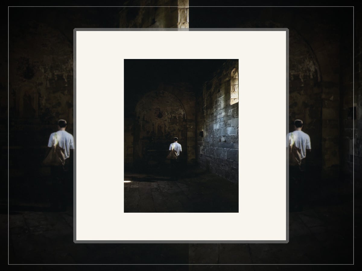 "ORION/MOTHER", DE ALEX ZHANG HUNGTAI, É UM ÁLBUM DUPLO ESTRANHO, INDUSTRIAL E FEITO PARA ELIMINAR A DÚVIDA