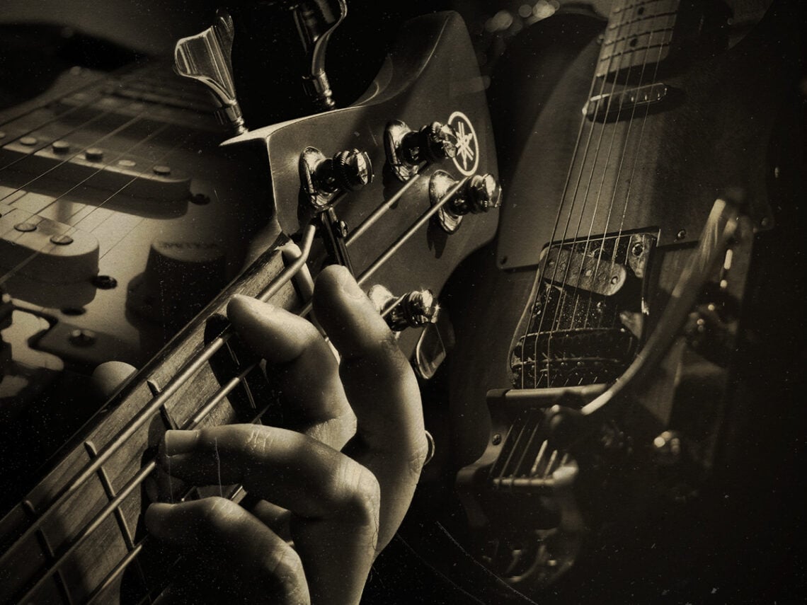 Who really invented finger-tapping guitar