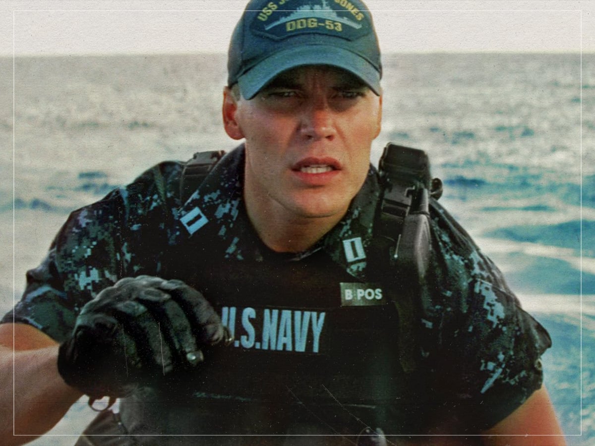 Taylor Kitsch - Alex is Arrested in ‘Battleship’ (Peter Berg, 2012)