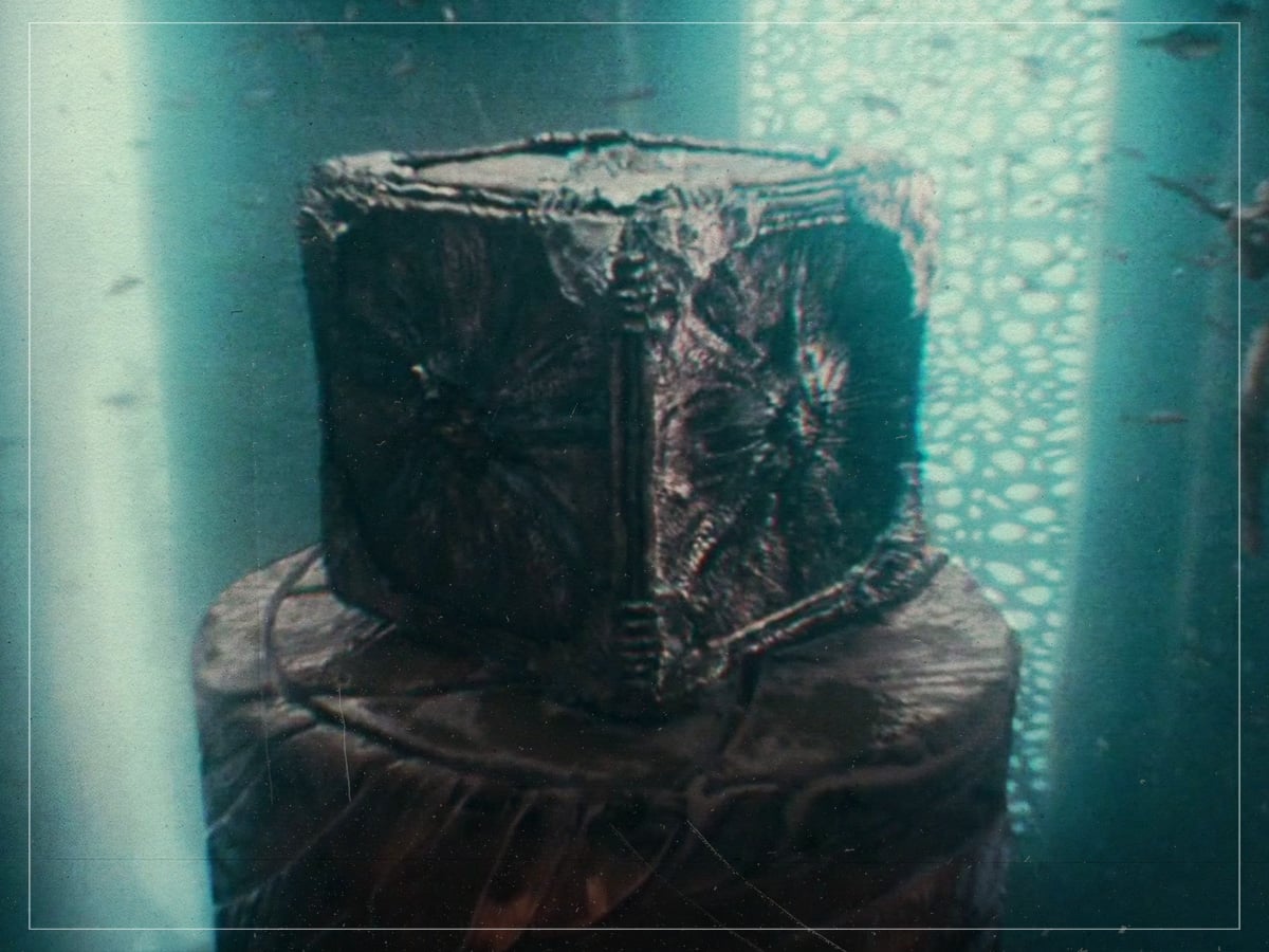 The Motherboxes Are Established- ‘Justice League’ (Joss Whedon and Zack Snyder, 2017)
